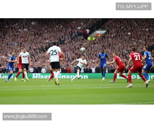 全球足球巨星壁纸精选让你随时感受足球魅力与激情 全球足球巨星壁纸精选让你随时感受足球魅力与激情